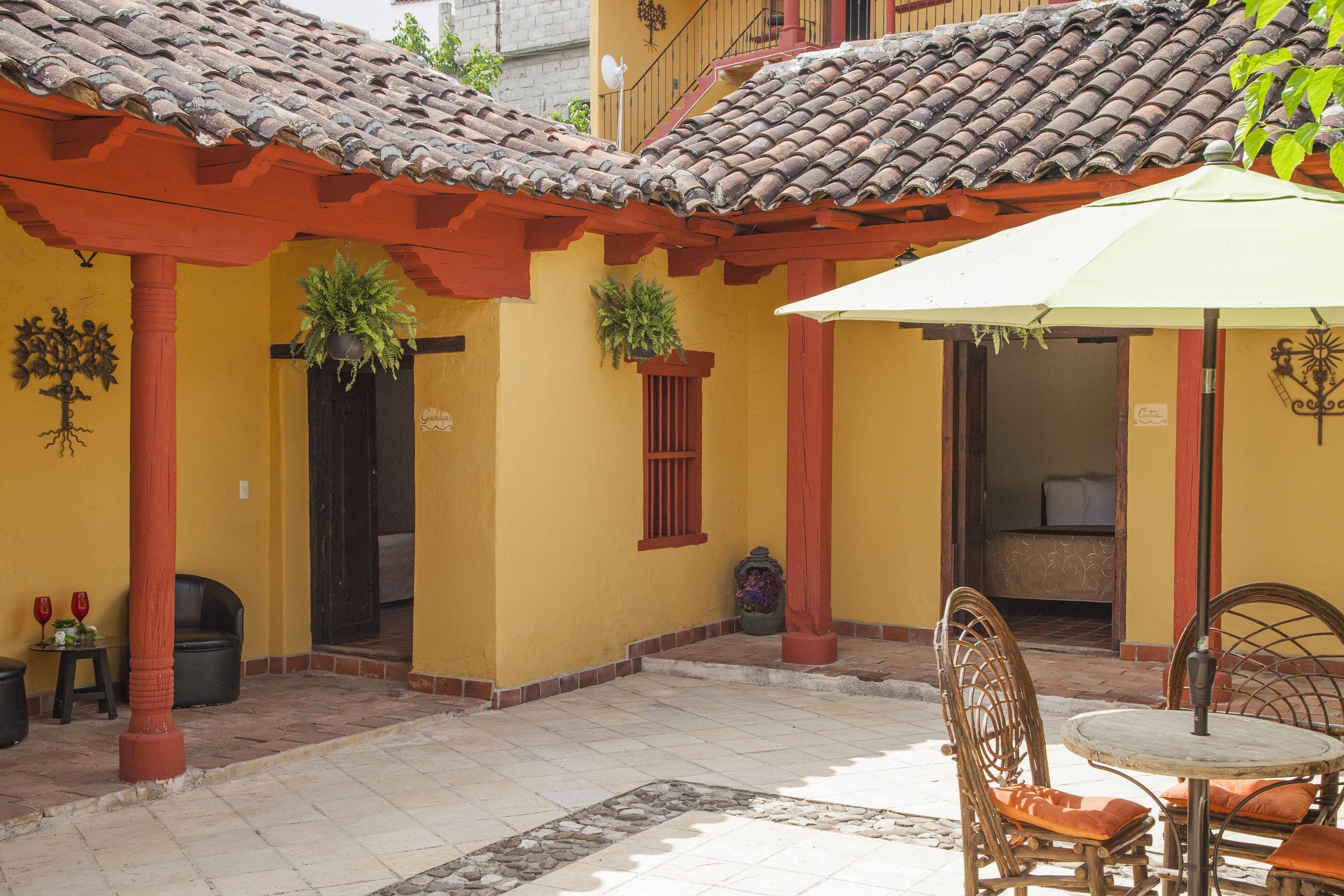 Hotel Adobe Y Teja San Cristóbal de Las Casas Екстериор снимка